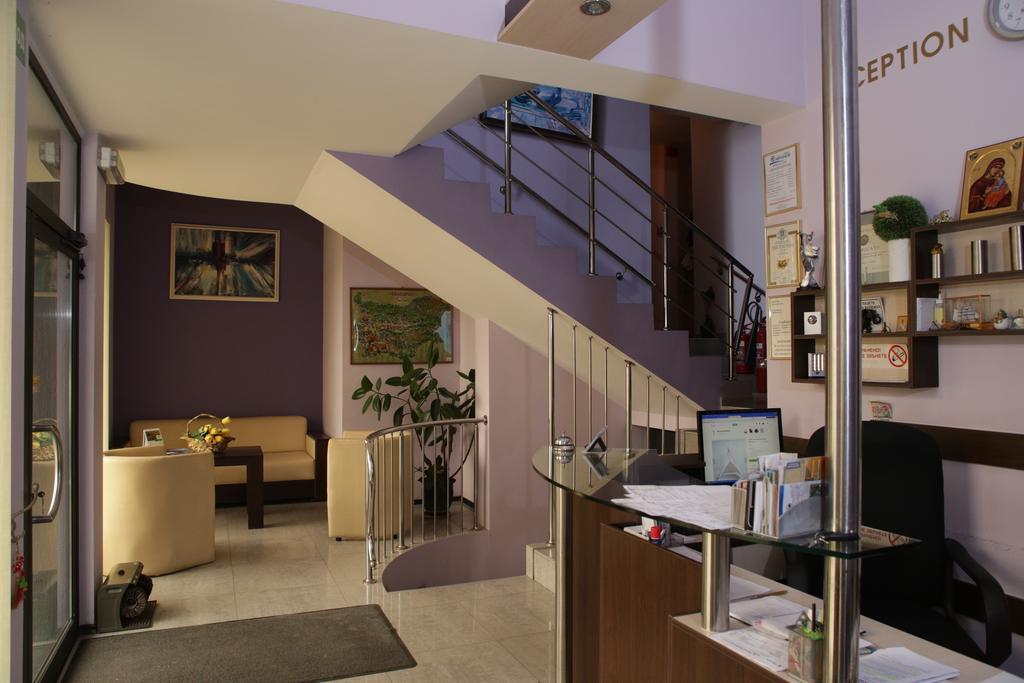 Family Hotel Avramov Vidin Bagian luar foto