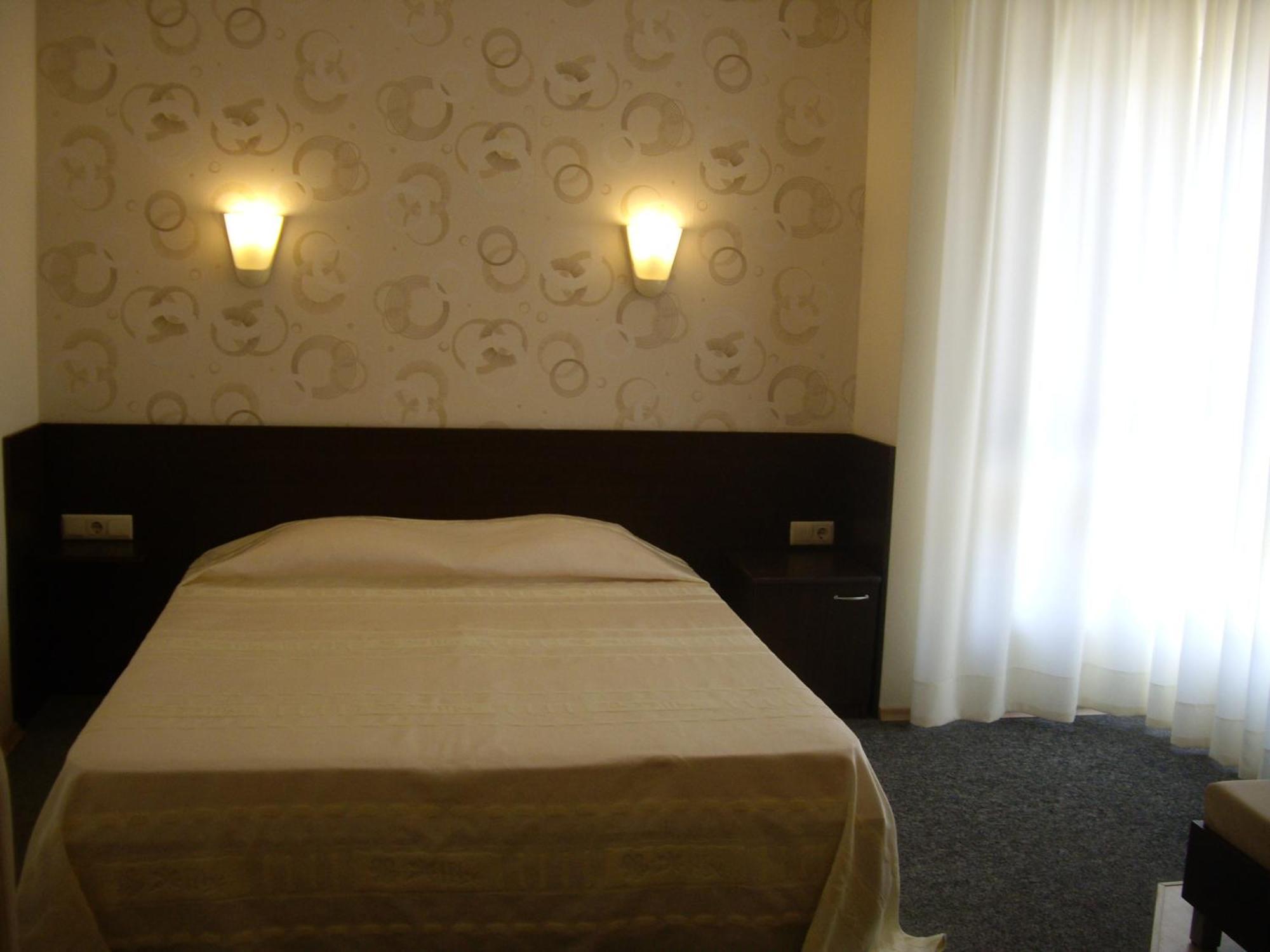 Family Hotel Avramov Vidin Ruang foto