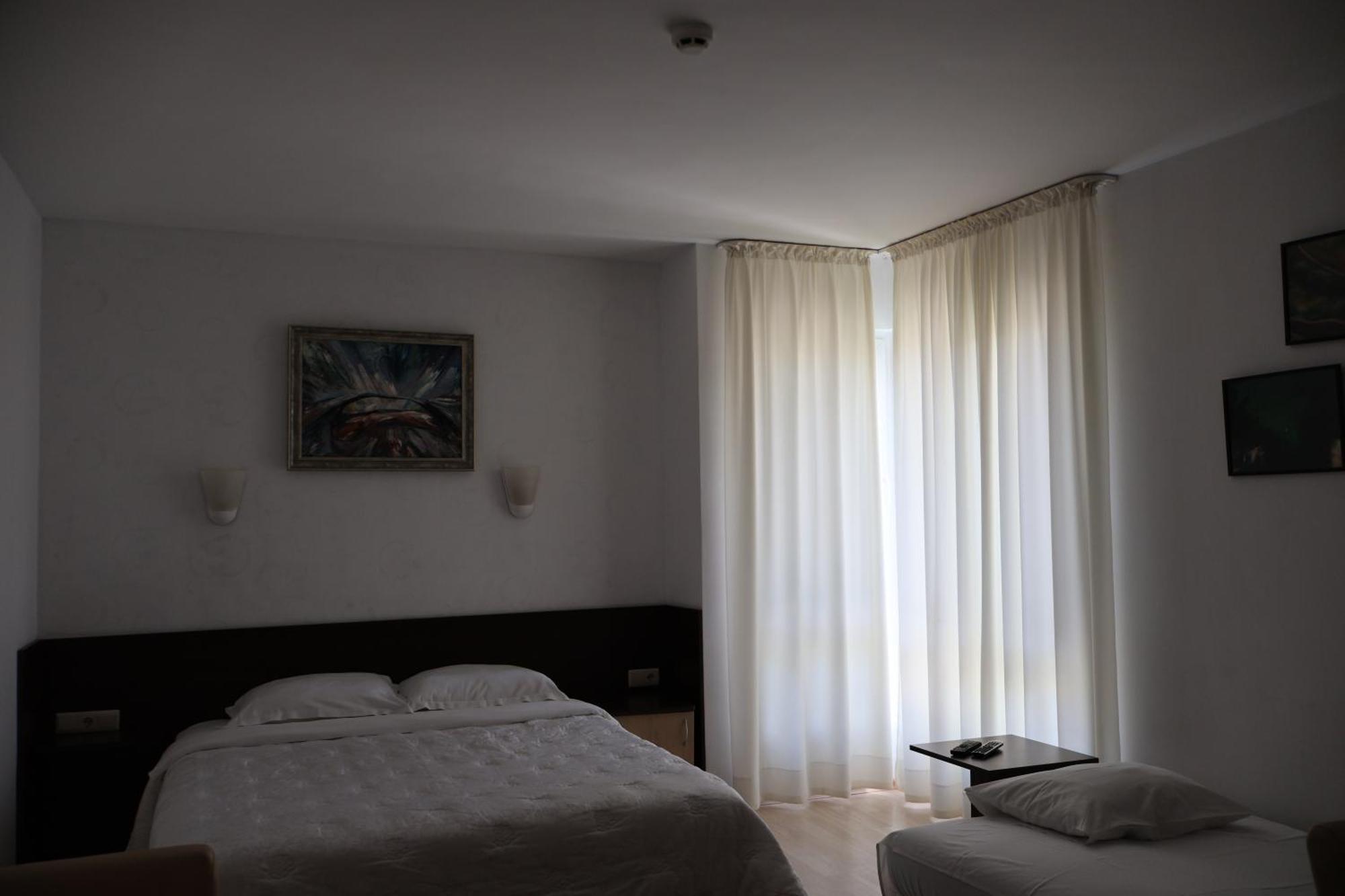 Family Hotel Avramov Vidin Bagian luar foto