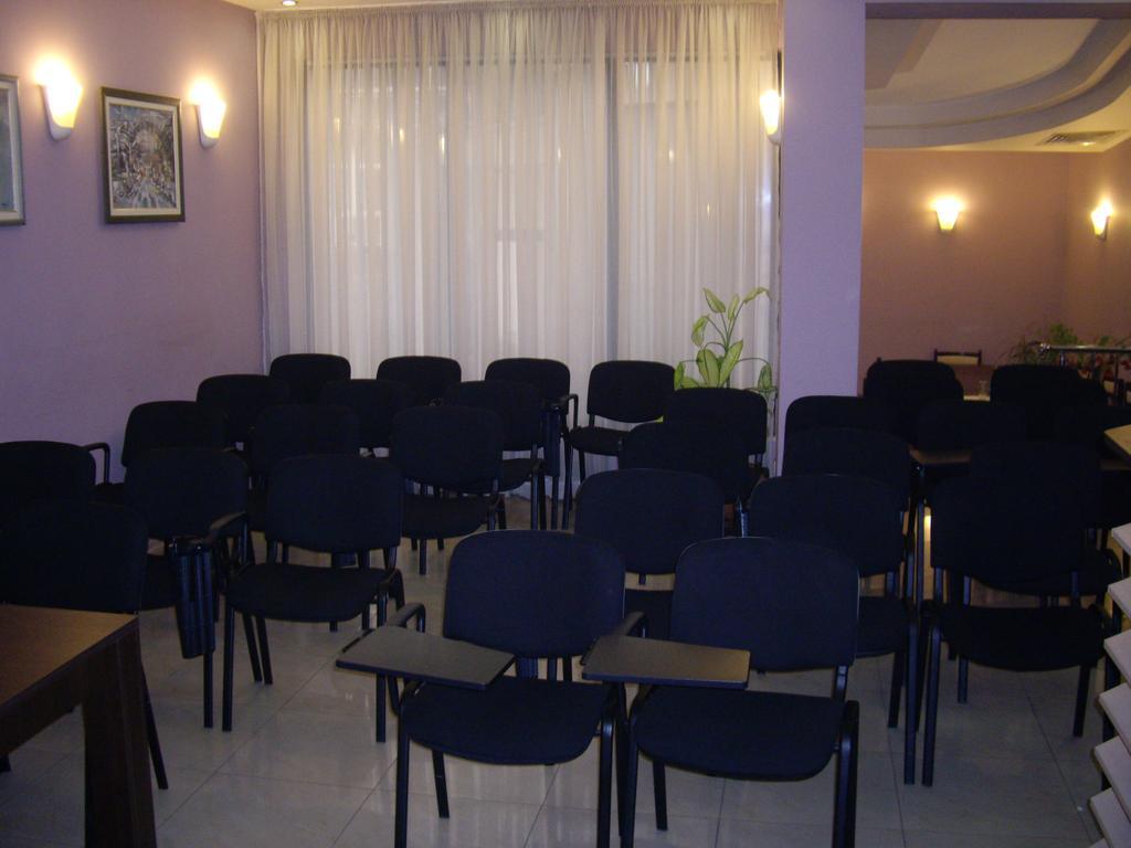Family Hotel Avramov Vidin Bagian luar foto